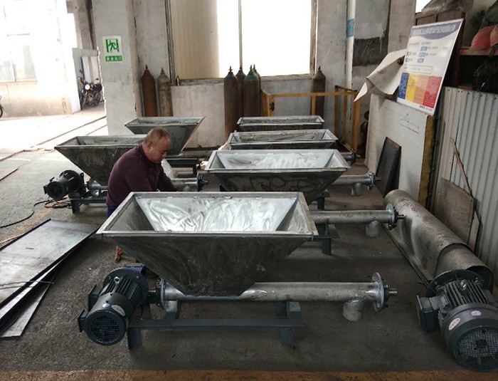 不鏽鋼螺旋輸送(sòng)機 不鏽鋼螺旋輸送機(jī)